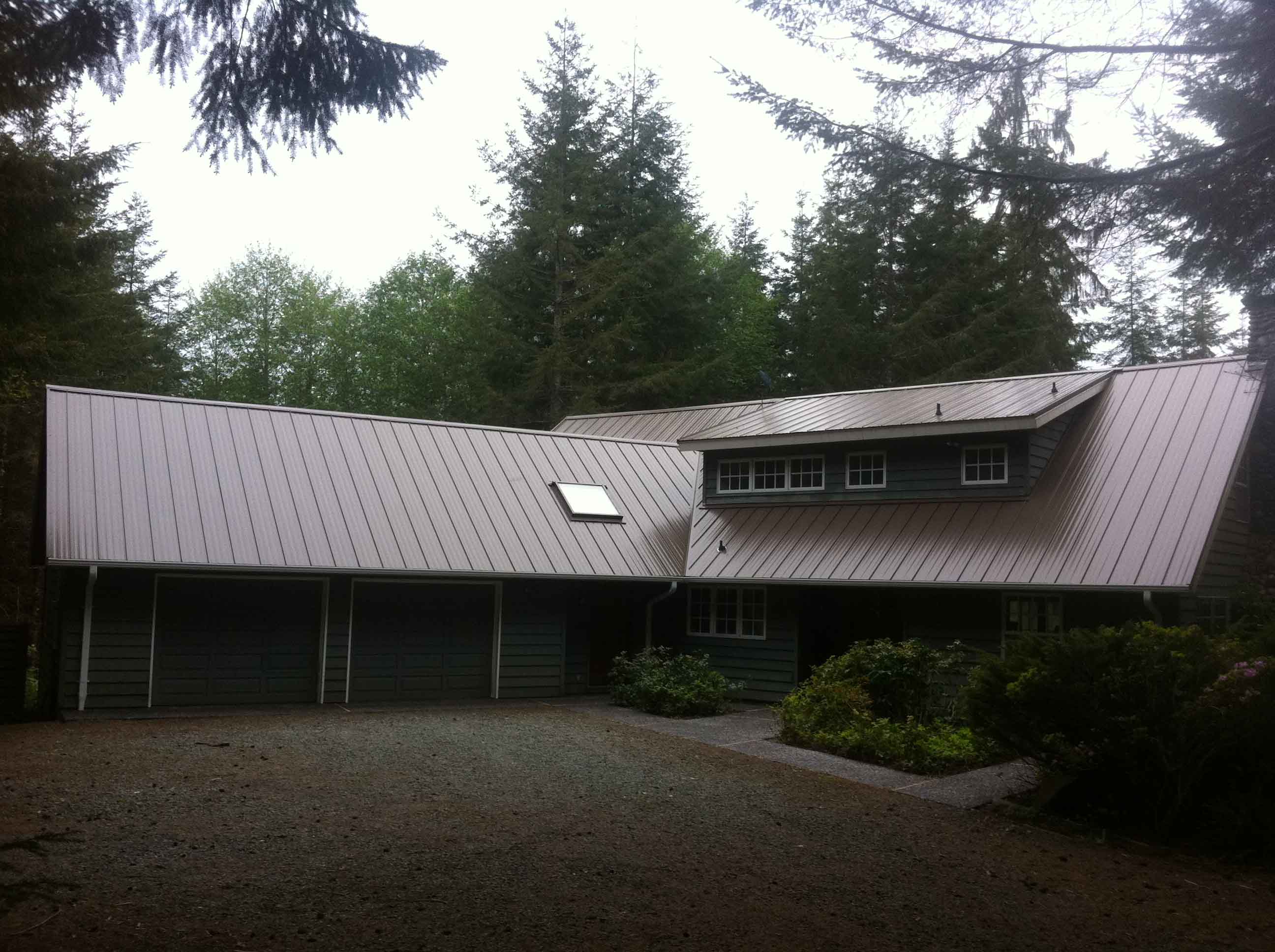 Loc-Seam roof on coast hme. Metal roofing durable for harsh weather